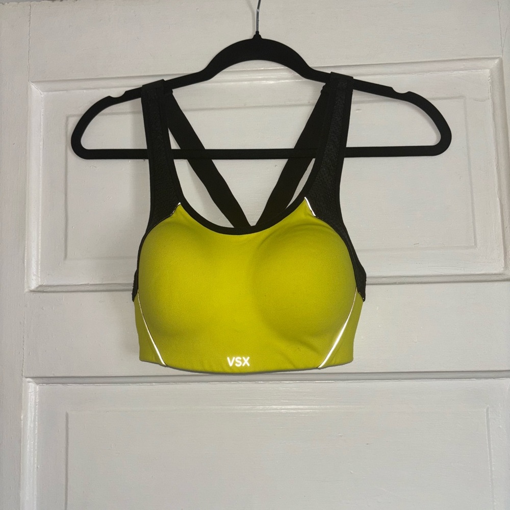 Victoria Secrets VSX Padded Sports Bra